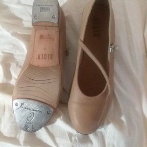 Used women tap shoes